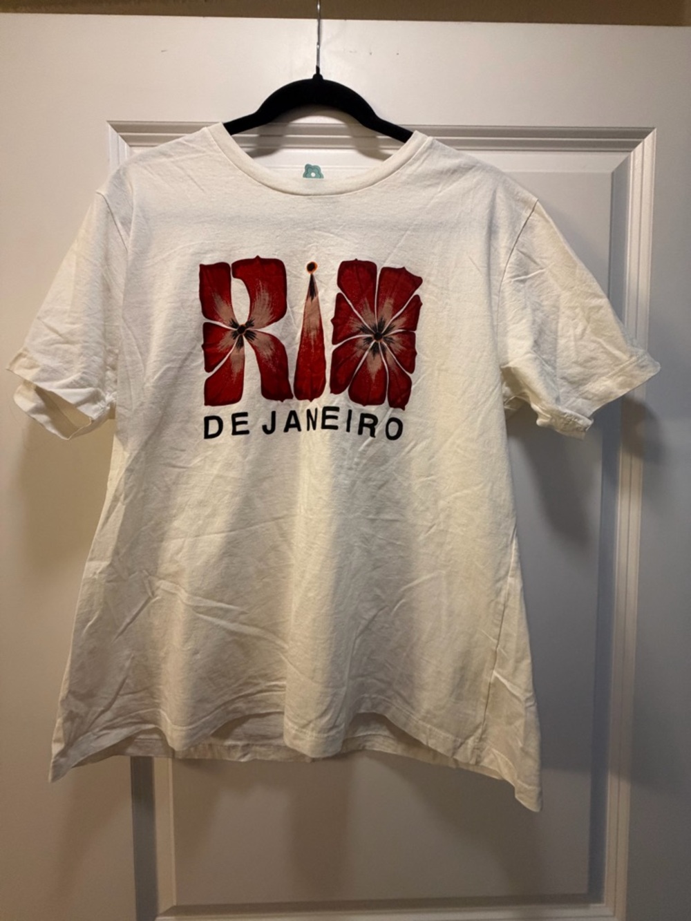 FARM Rio White T‑Shirt with Red Floral 'Rio de Janeiro' Graphic